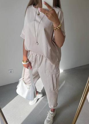 Жіночий спортивний костюм