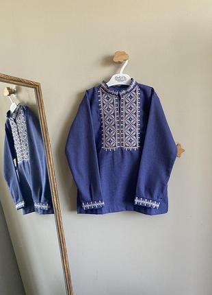 Ляна вишиванка для хлопчика джинсового кольору