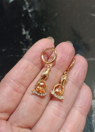 Новые медицинское золото серьги. не темнеют. .2 фото