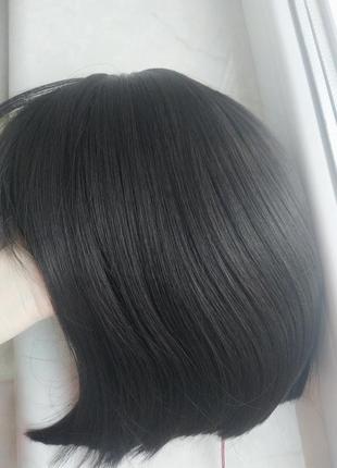 Парик тёмно-каштановый каре с челкой