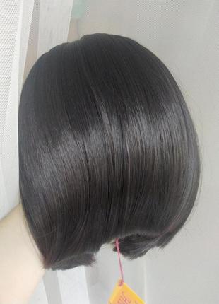 Парик тёмно-каштановый каре с челкой