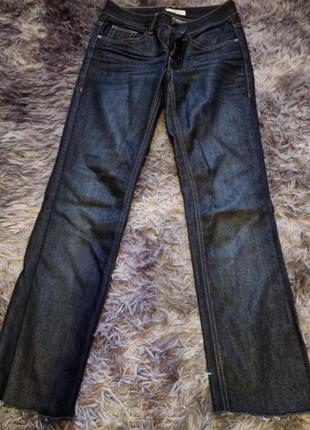 Фирменные классические, прямые джинсы