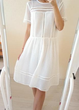 Трендовое кружевное белое платье от michael kors