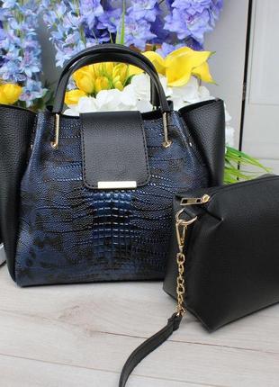 Комплект женских сумок с тиснением рептилия черная с синим