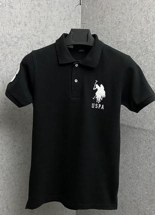 Чорна футболка поло від бренда u.s. polo assn