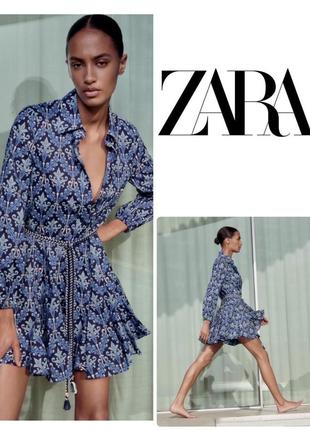 Мини-платье zara с поясом и принтом, синее платье с оборками по низу xs