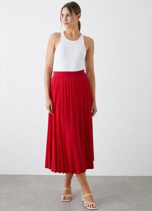 Красная плесерированная юбка миди батал