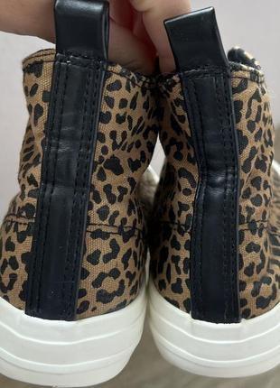 Тигрові кеди