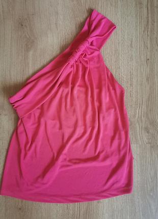 Топ з драпірокою на одне плече