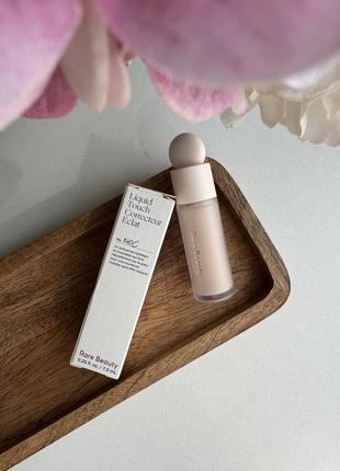 Rare beauty консилер liquid touch brightening concealer