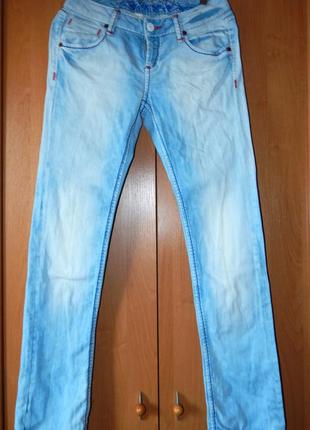 Джинсы с выстрочками