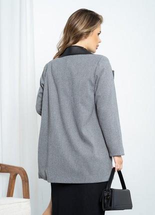 Сірий двобортний піджак-кейп із вставкою розмір m