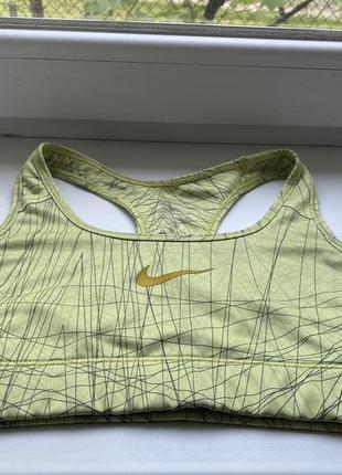 Топ спортивний nike s