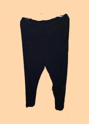 Базовые брюки зауженные люкс бренда claudia strater 46-48 размер