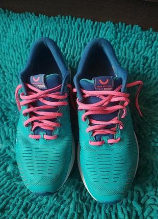 Кроссовки true motion