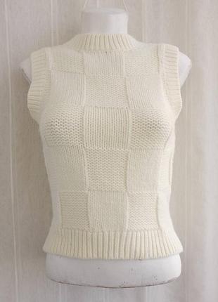 Молочный вязаный жилет от bershka размер xs