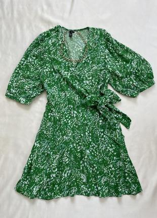 Трендовое платье на запах, платье анимал принт, зеленое мини платье