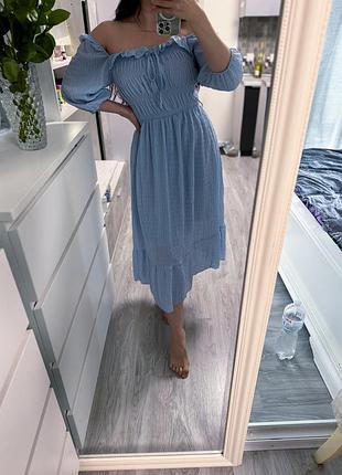 Платье на плечи с пышными рукавами
