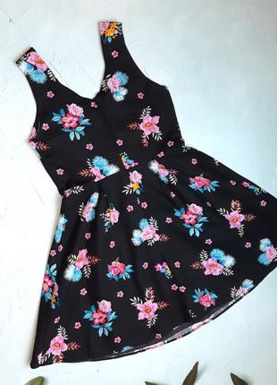 🎁1+1=3 стильна нова чорна приталена сукня плаття в квітах peacocks, розмір 46 - 48