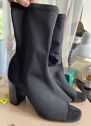 Жіночі босоніжки