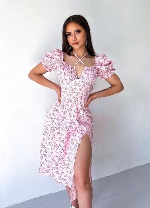 Зефірна рожева барбі сукня міді у квітковий принт з розрізом на ніжці 42 44 46 48 лялькове плаття xs s m l