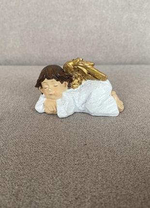 Статуетка сплячий ангел фігурка янголок малюк із крильцями