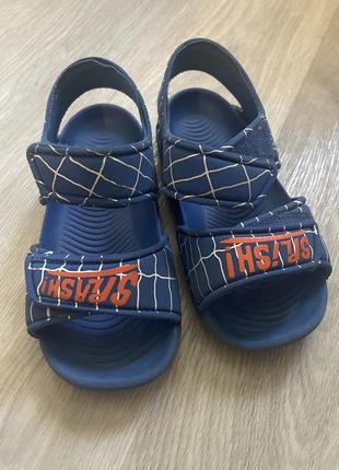 Босоножки adidas 26 27