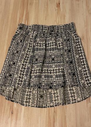 Юбка укороченная от stradivarius🖤🤍