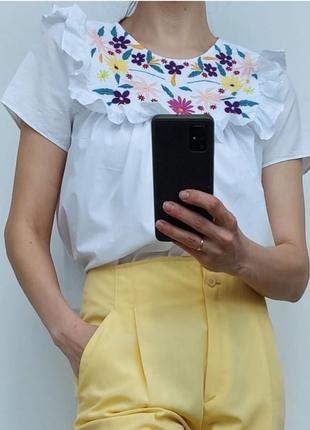Коттоновая вышиванка, блуза с воланами в цветы