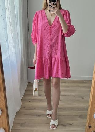 Розовое платье из прошвы george