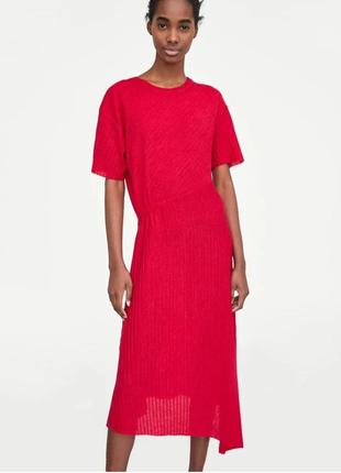 Красное вязаное асимметричное платье zara