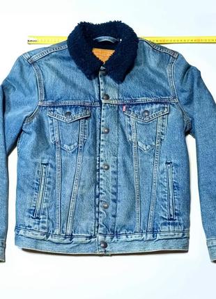 Куртка джинсова  шерпа  на штучному хутрі 
levi's premium quality clothing size s  
стан  ідеальний