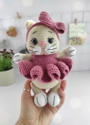 В'язане котеня ручної роботи
