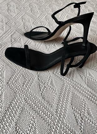 Босоніжки шкіряні massimo dutti