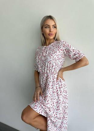 Женское платье длины миди