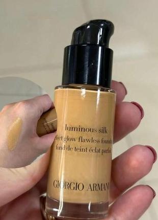 Тональний крем - armani white luminous silk # 6.25