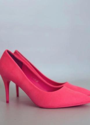 Жіночі замшеві туфлі comer