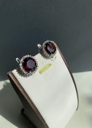 Серебряные серьги с натуральным гранатом