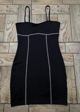 Чорне плаття , сукня по фігурі divided by h&m