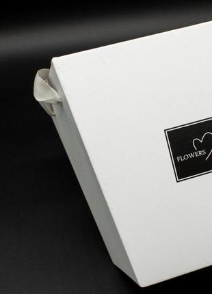 Коробка подарункова для квітів картонна з ручкою колір білий. 18х17см2 фото