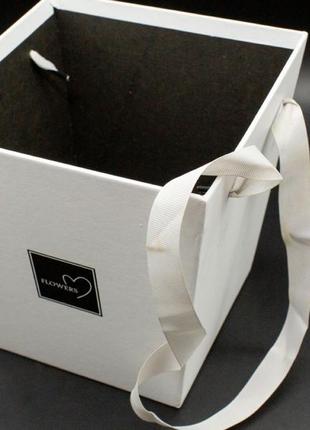 Коробка подарункова для квітів картонна з ручкою колір білий. 18х17см1 фото