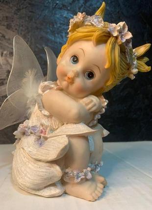Статуэтка ангел с крыльями