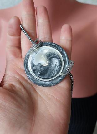Подвеска🔹кулон из перламутра на металлической цепочке(диаметр кулона 4.8 см, длина цепочки 44