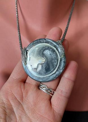 Подвеска🔹кулон из перламутра на металлической цепочке(диаметр кулона 4.8 см, длина цепочки 44