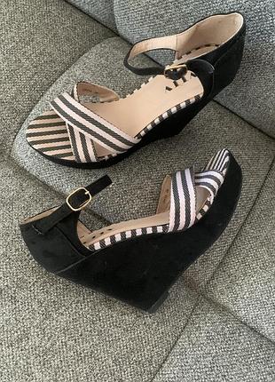 Нові  босоніжки з текстилю, суперові на літо