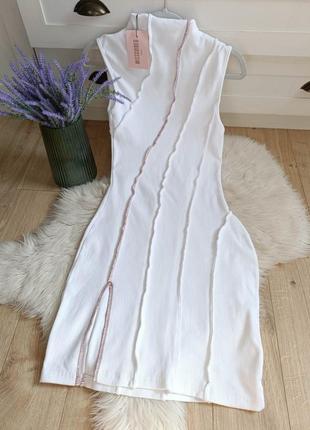 Стильное белое платье в рубчик, под горло от missguided, размер м