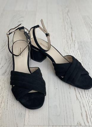 Босоніжки туфлі чорні massimo dutti нові