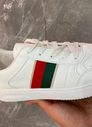 Мужские кеды- кроссовки белого цвета,размер потолков 28,5см