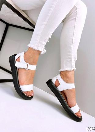 Босоножки женские кожаные белые сандали