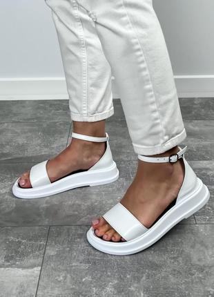 Босоножки женские кожаные белые сандалии
